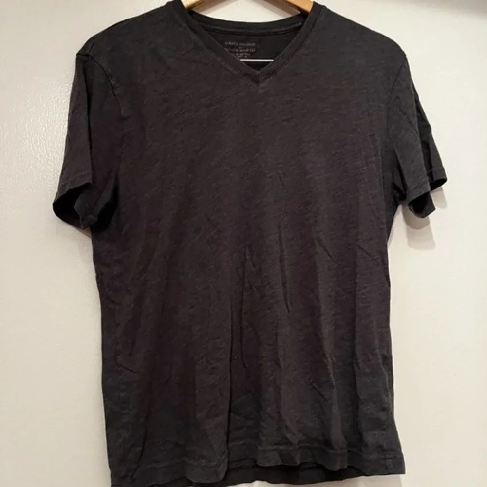 Banana Republic‎ Gray Premium Wash Tee (Size Medium)